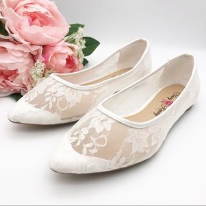 Penny Loves Kenny Knot White Lace Flat 10W